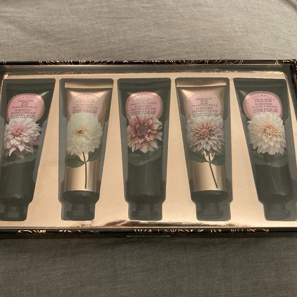 🦋 3/$25 Box of 5 Hand Creams - Picture 1 of 3